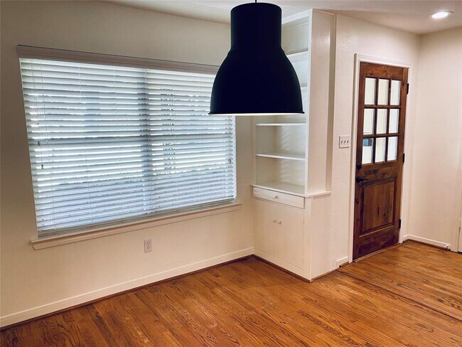 Foto del edificio - 3923 W Main St