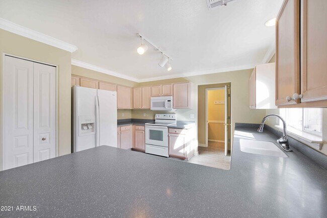 Foto del edificio - 16036 N 11th Ave