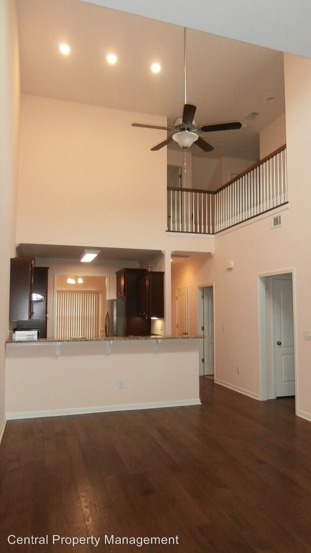 Building Photo - 3 br, 2.5 bath House - 500 Jubilee Way