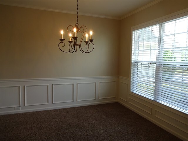 Building Photo - 2357 Longmont Dr