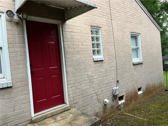 Building Photo - 1115 Shelby Pl SE