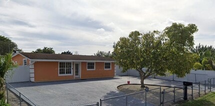 Building Photo - 584 Vossler Ave