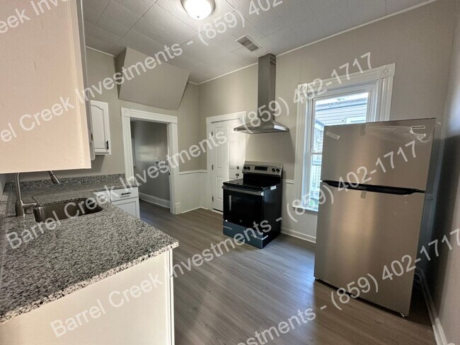 Foto del edificio - 3-Bed 1-Bath House + Bonus Room