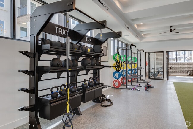 24/7 Fitness Center - Moxie