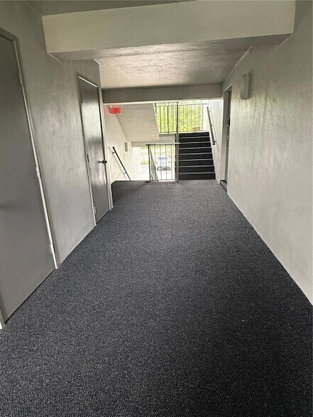 Foto del edificio - 927 S Pine Ridge Cir