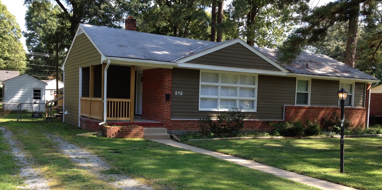 Primary Photo - 212 Stuttaford Drive