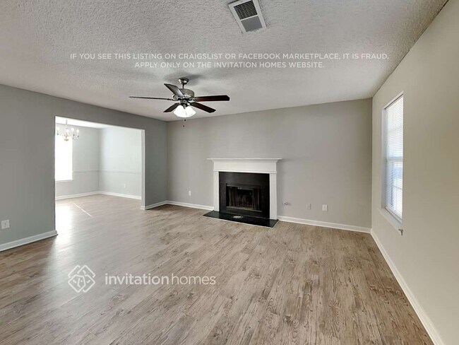 Foto del edificio - 685 Meadows Ln