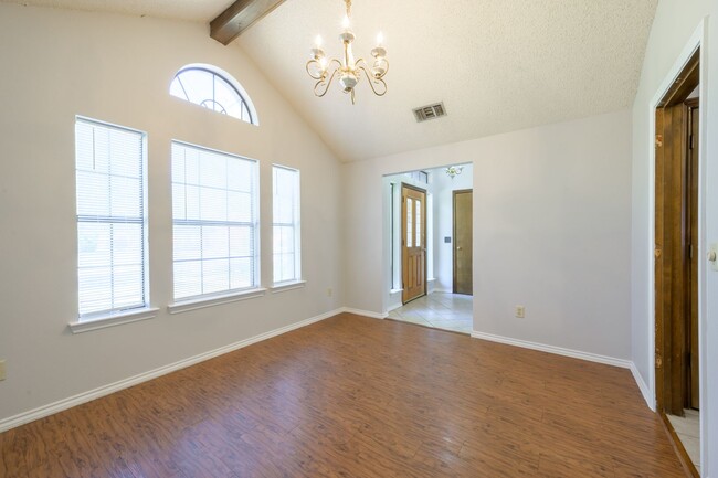 Foto del edificio - 3 Bedroom • Single Family • Coppell ISD