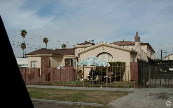 Foto principal - 615 E 80th St