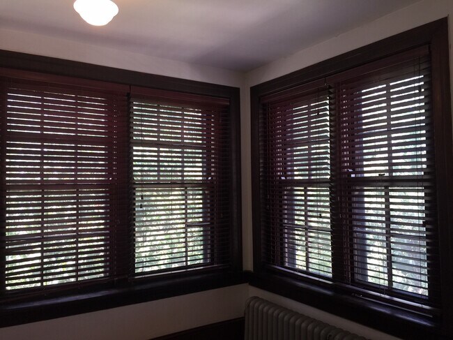 Foto del edificio - 1534 Woodland Ave