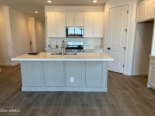Foto del edificio - 10522 S 56th Ln