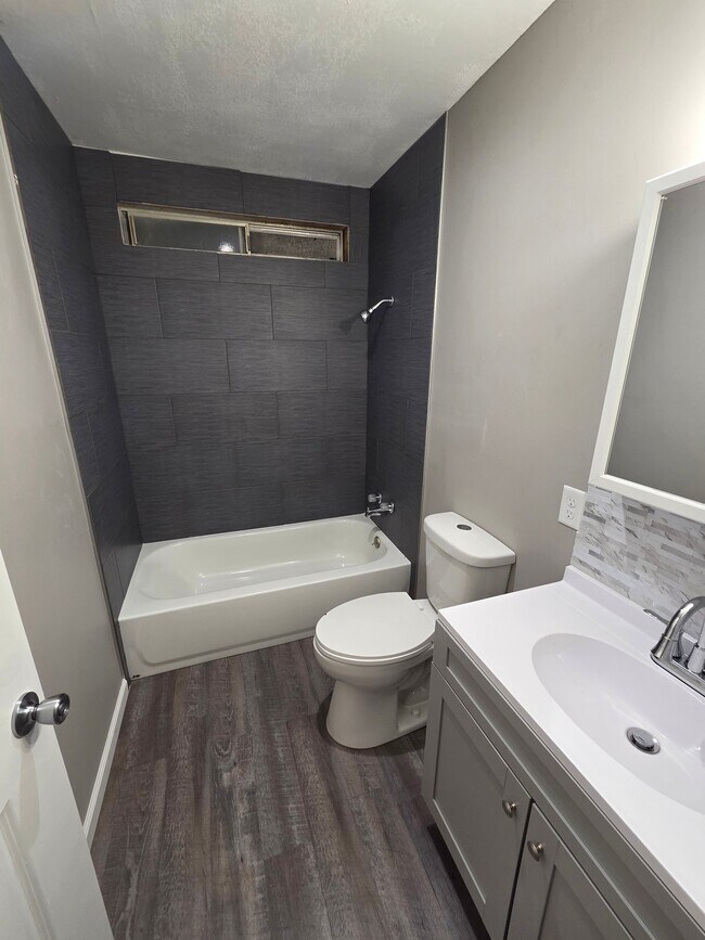 Foto del edificio - 734 N Country Acres Ave
