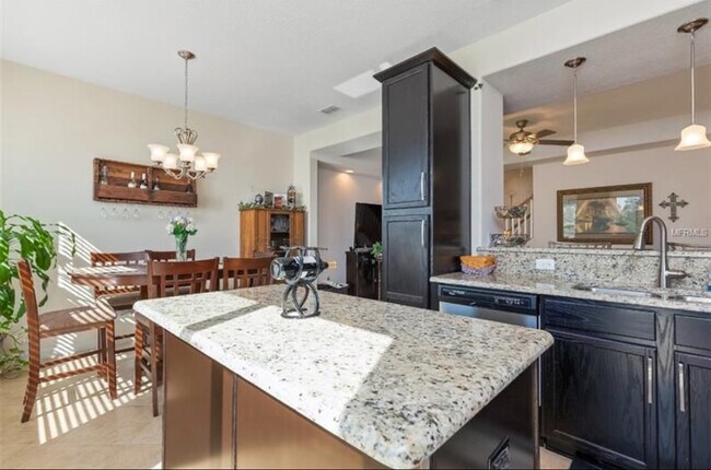 Espacio de cocina - 2280 Brookridge Trl