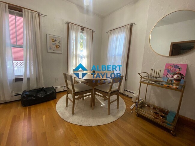 Foto del edificio - 677 E 7th St