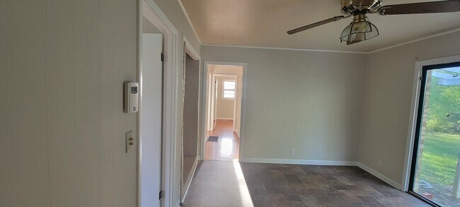 Foto del edificio - 3311 Barton Ave NW
