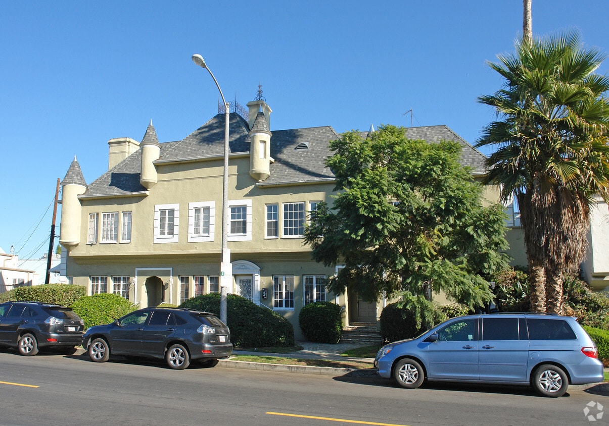 Building Photo - 316 S Cochran Ave