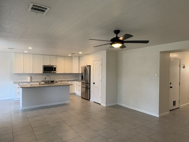 Foto del edificio - Move In Ready 3 Bedroom Near UTSA, La Cantera and The Rim