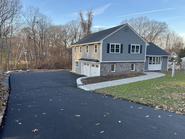 Building Photo - 92 Stony Brook Rd