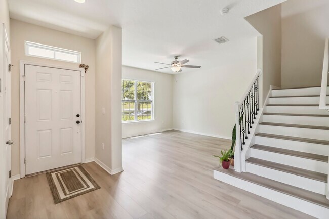 Foto del edificio - Beautiful 4/2.5 Townhome for Rent in Harmo...