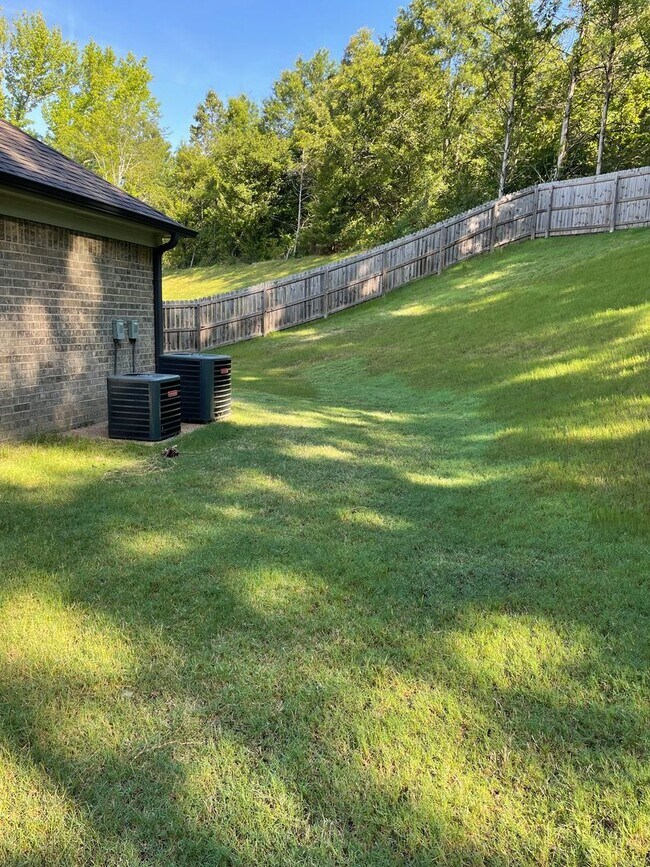 Building Photo - North Cherry Hill 132