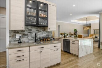 Building Photo - 9489 Italia Way