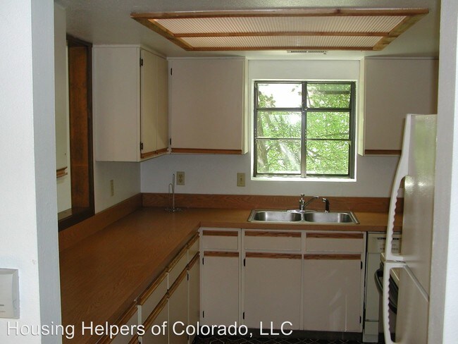 Building Photo - 3 br, 2.5 bath House - 2930 Glenwood Drive