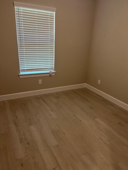 Building Photo - 3336 Vine Ter Trce