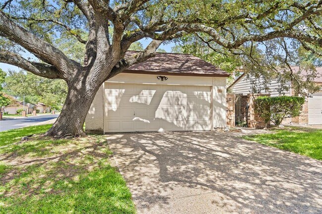 Building Photo - 8400 Andrews Ln