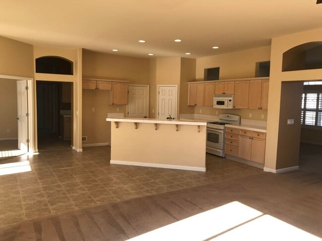 Building Photo - Double Diamond Home for Rent