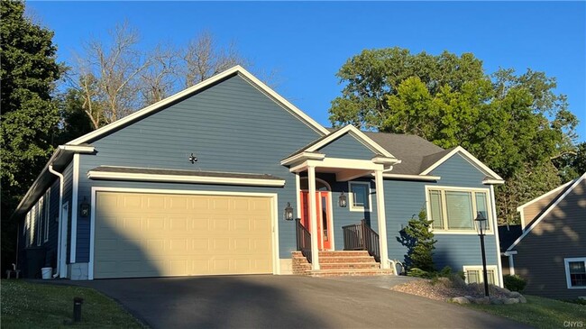 Building Photo - 11 Lakeview Cir
