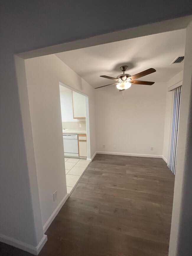 Foto del edificio - 225 E Taylor St