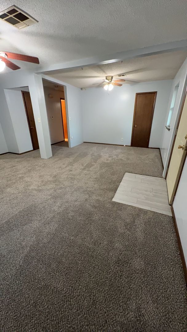 Building Photo - 706 Chisholm Trail