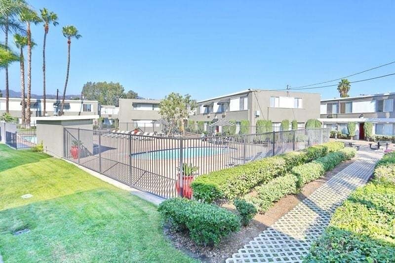 Primary Photo - 204 S Azusa Ave
