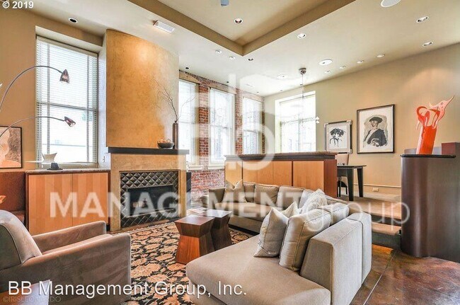 Foto del edificio - 3 br, 3 bath House - 602 NW 11th Ave