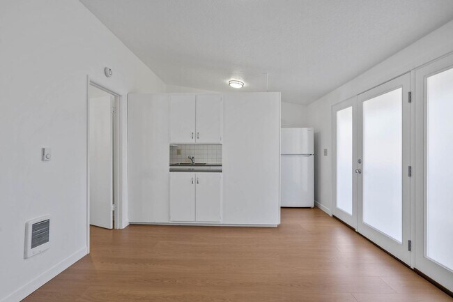 Foto del edificio - 460-492 N Broadway St - 472