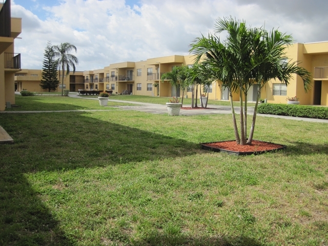 Courtyard - Miami Gardens