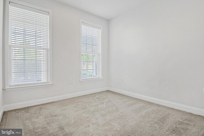 Building Photo - 516 Old Farm Ln
