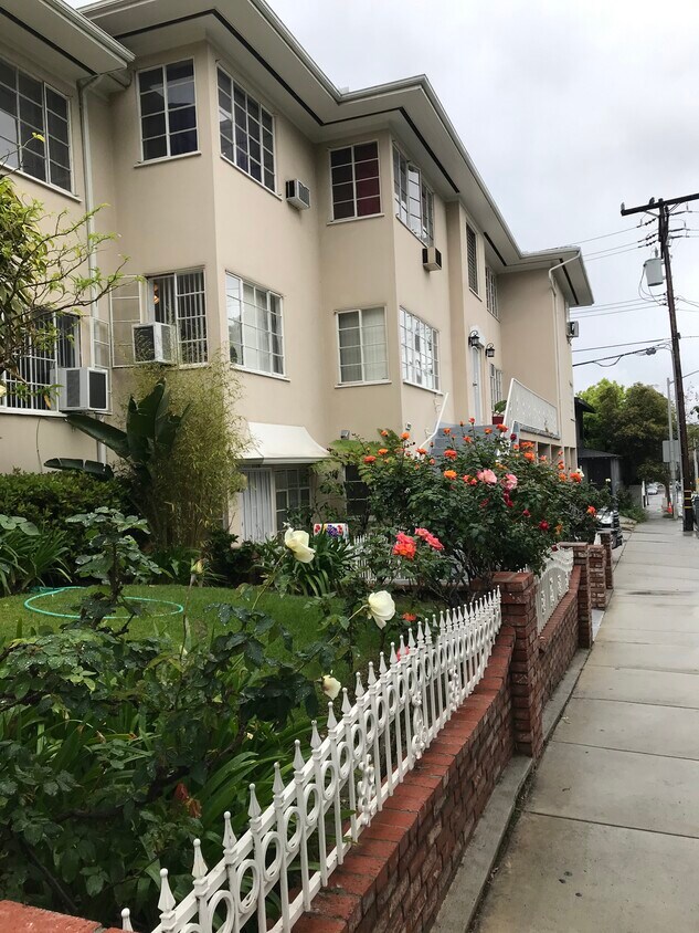 1128 N Sweetzer Ave Unit 1128 N Sweetzer Ave. C, West Hollywood, CA