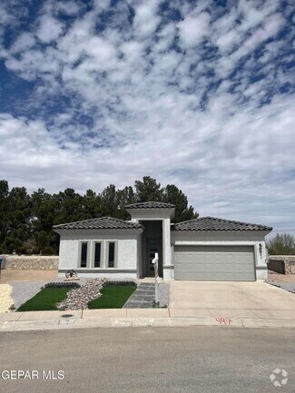 Building Photo - 497 Plateau Dr