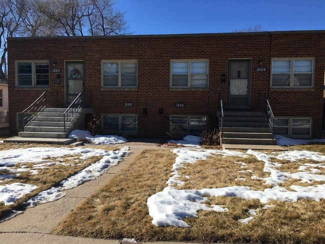 Front - 1884 Cherry Ct