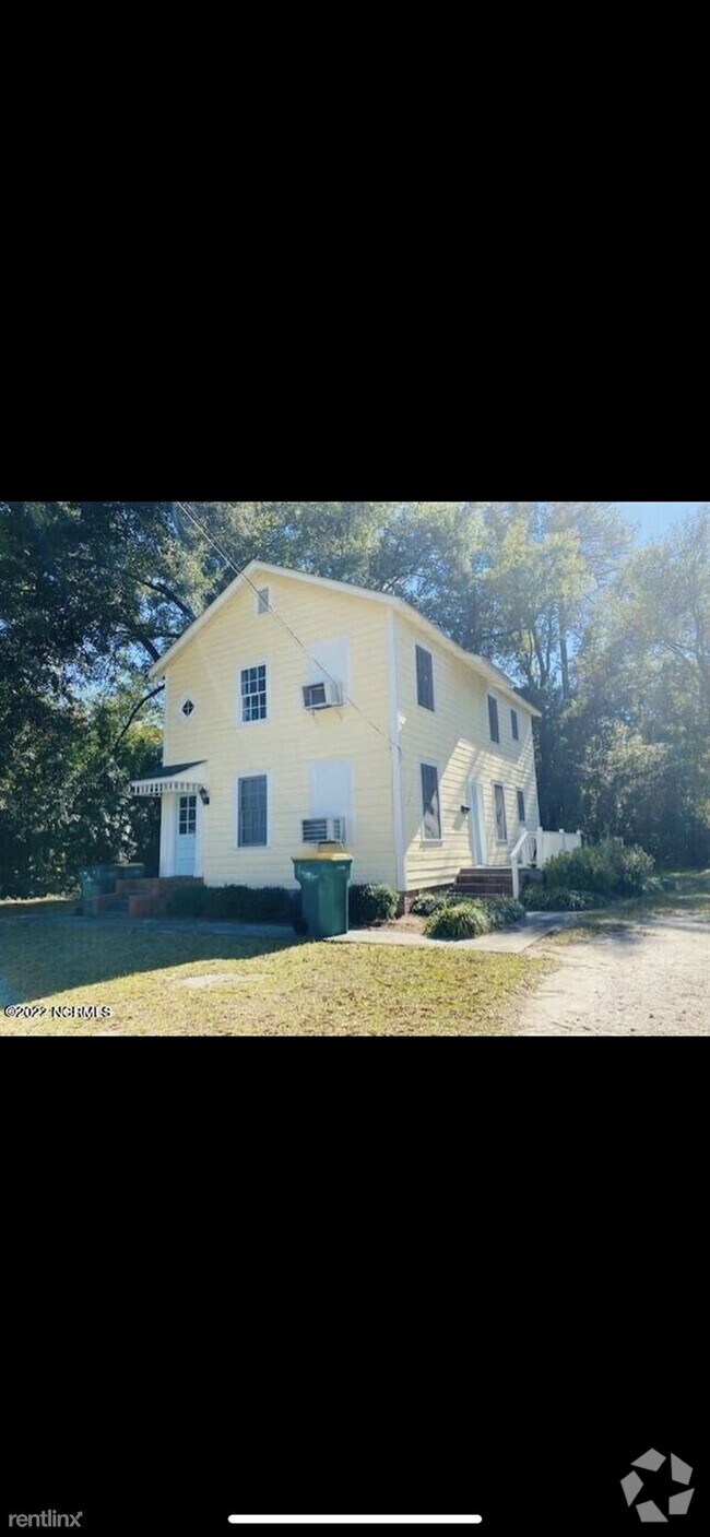 Apartments For Rent in Lake Waccamaw, NC with Washer & Dryer 1