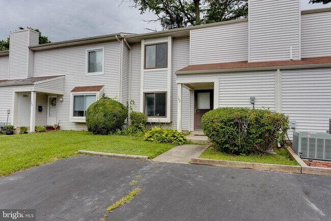 Building Photo - 128 Briar Ct