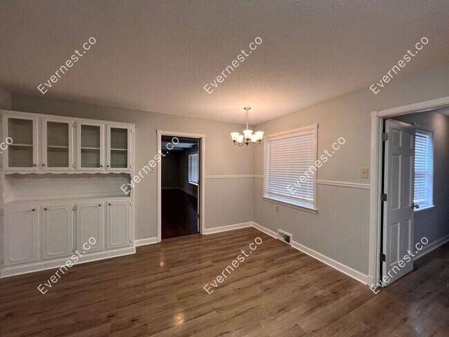 Foto del edificio - 3960 James Rd