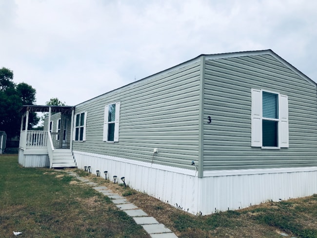 Building Photo - 2601 Leary Ln