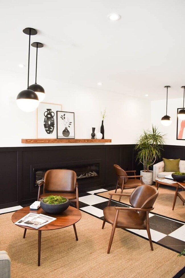 Building Photo - Center Park