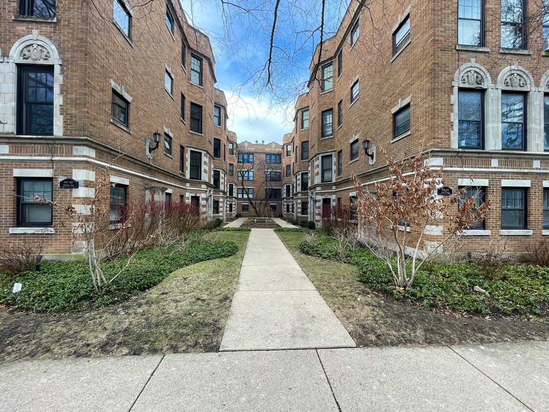 Foto principal - 606 Sheridan Rd