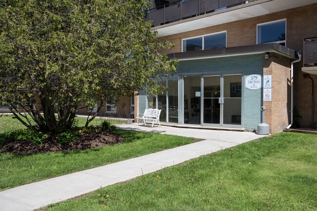 Building Photo - Lake Street Apartments