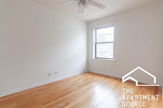 Foto del edificio - 516 W Cornelia Ave