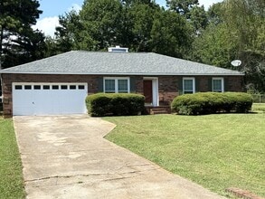 Building Photo - 111 Scarlet Oak Cir