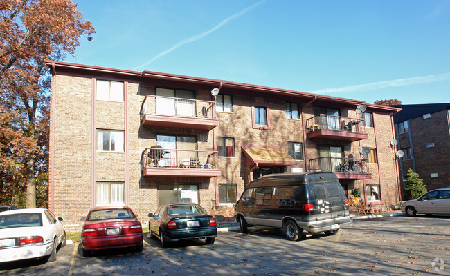Foto del edificio - 8473 S Archer Ave